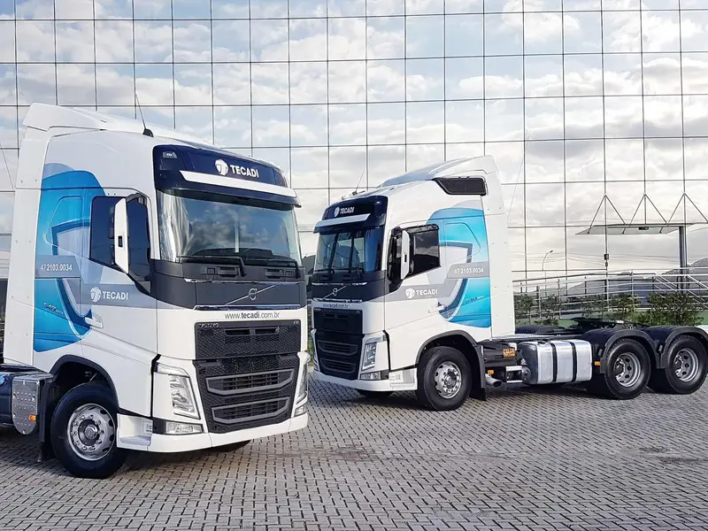 Cavalos Volvo da Tecadi personalizados